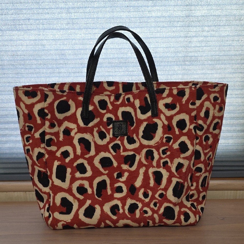 Gucci Red and Black Tote Bag with Structured Design
